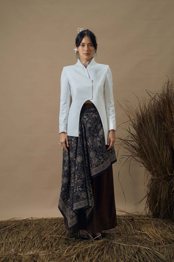 'AMERTA' Look-3 [Pre-Order]